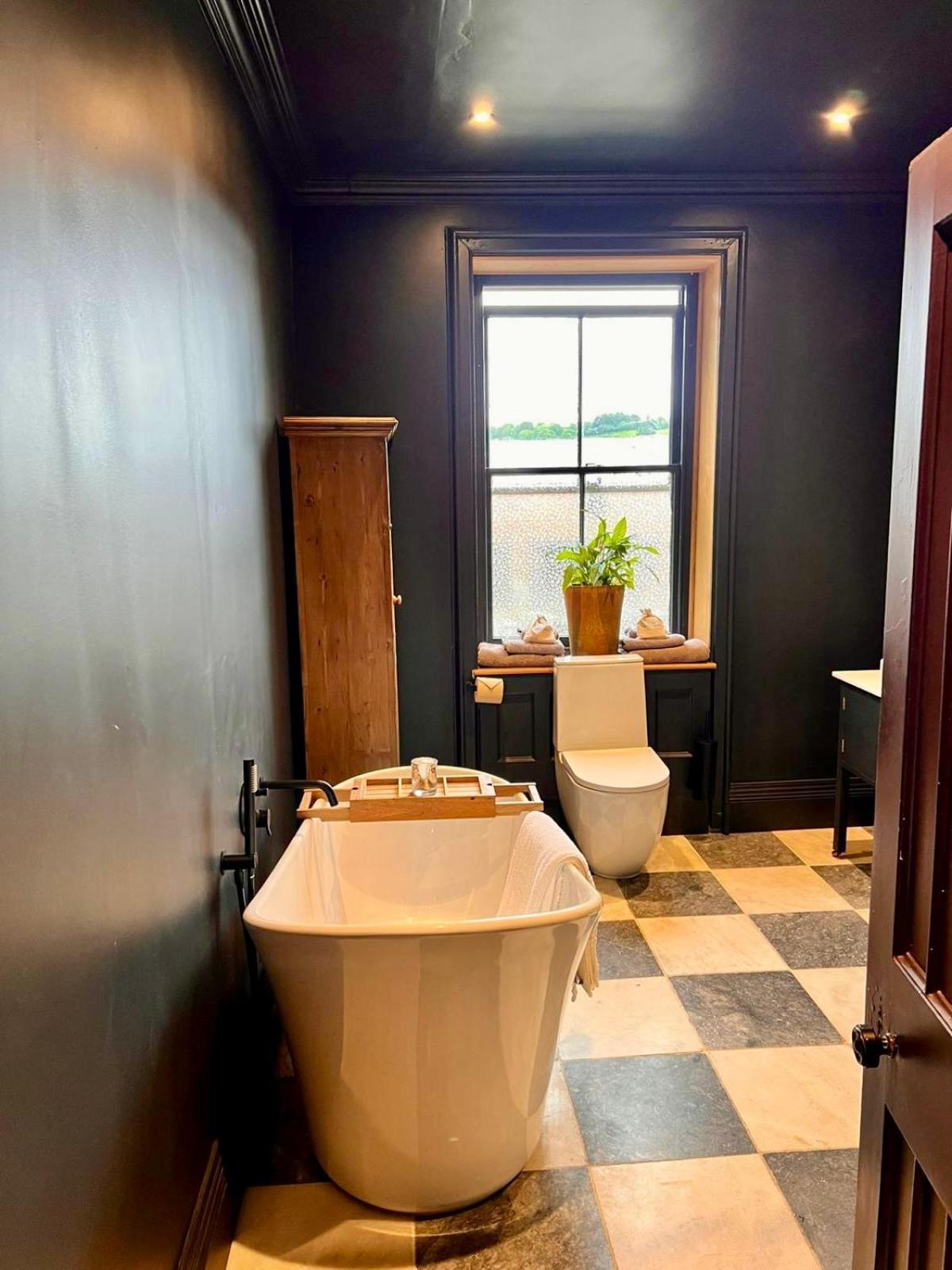 Llanerchydol Hall Suites Welshpool Ngoại thất bức ảnh
